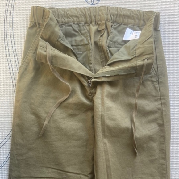 Uniqlo Women green linen pants - Picture 6 of 11